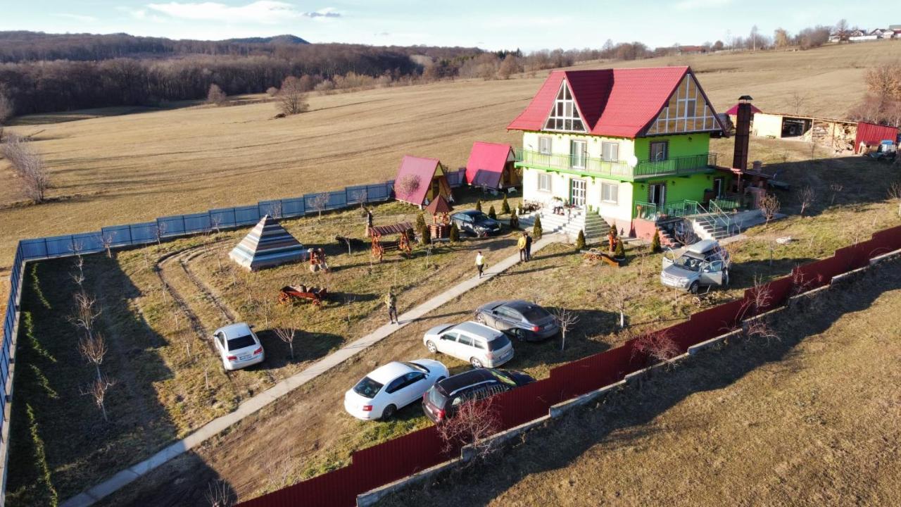 La Capra Vecinului Villa Oglinzi Buitenkant foto
