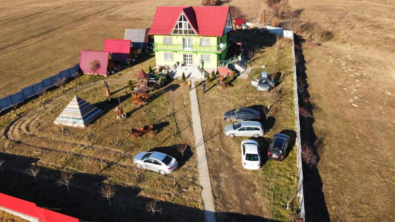 La Capra Vecinului Villa Oglinzi Buitenkant foto