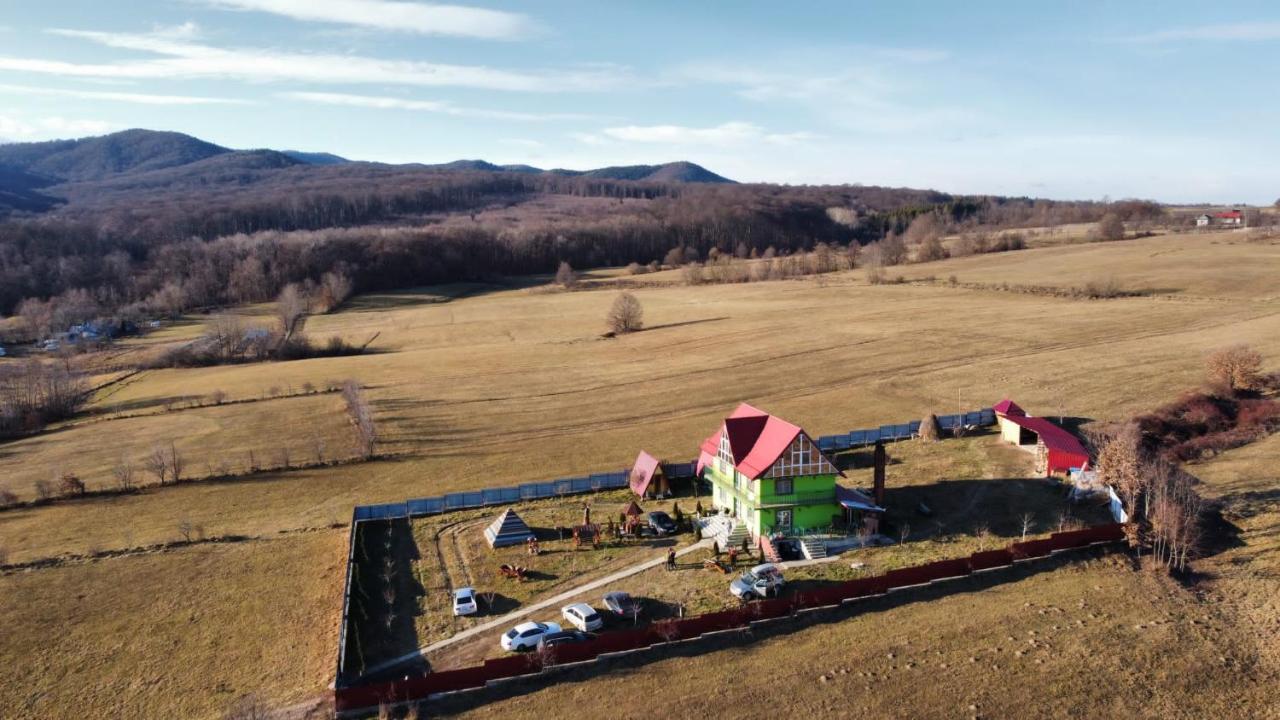 La Capra Vecinului Villa Oglinzi Buitenkant foto